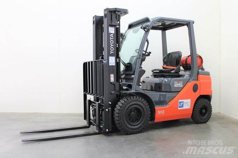 Toyota 02-8FGF25 Gasstapler
