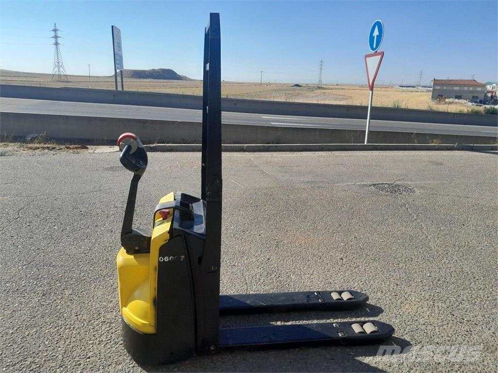 Hyster P1.6 Niedergabelstapler