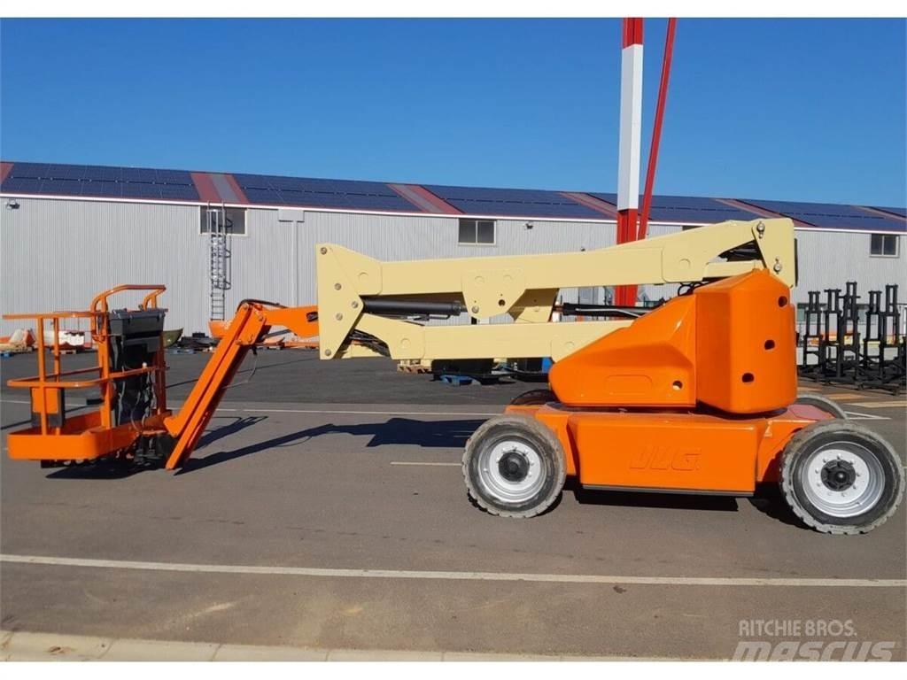 JLG E450AJ Gelenkteleskoparbeitsbühnen