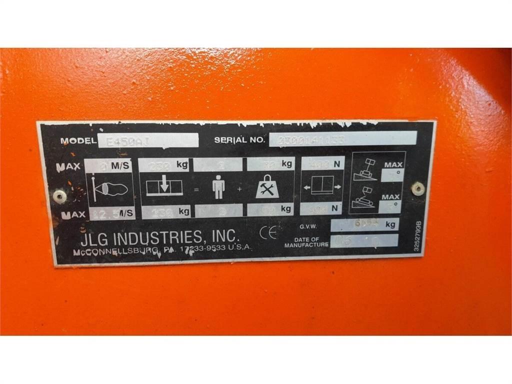 JLG E450AJ Gelenkteleskoparbeitsbühnen