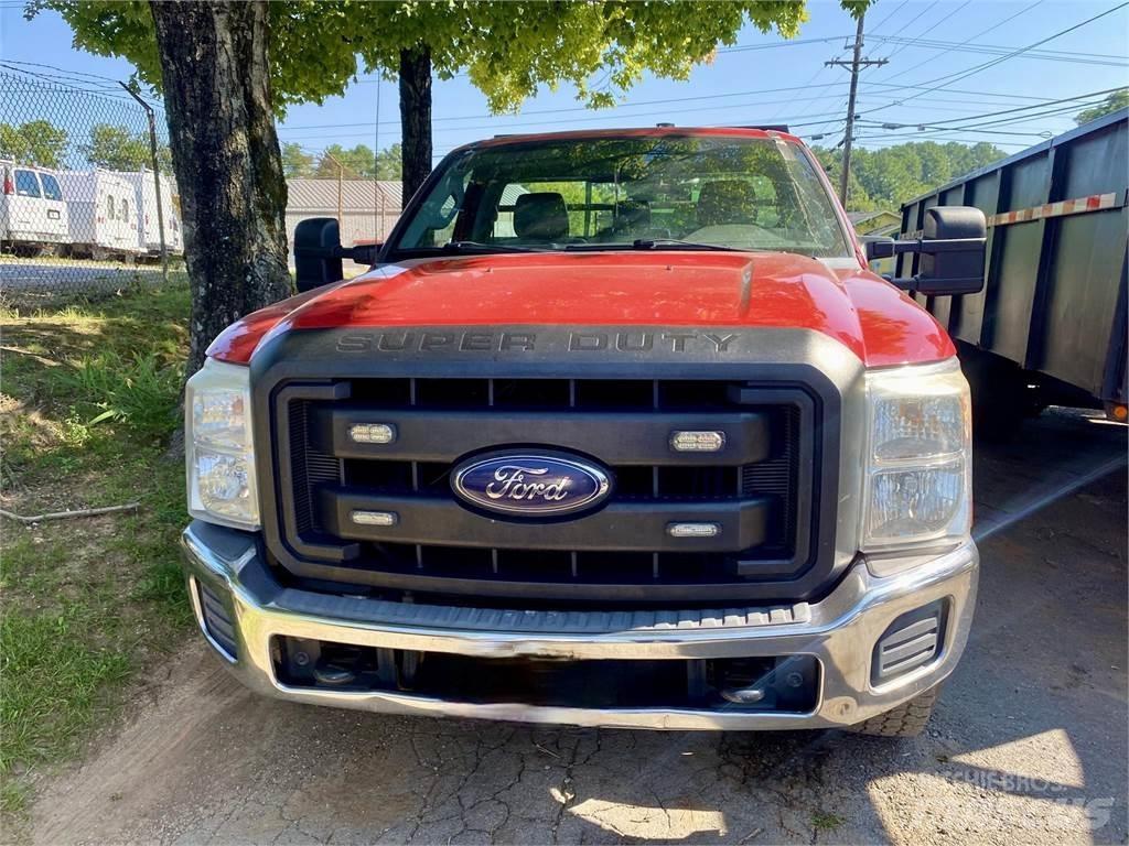 Ford F250 Pritschenwagen/Pritschenwagen mit Seitenklappe