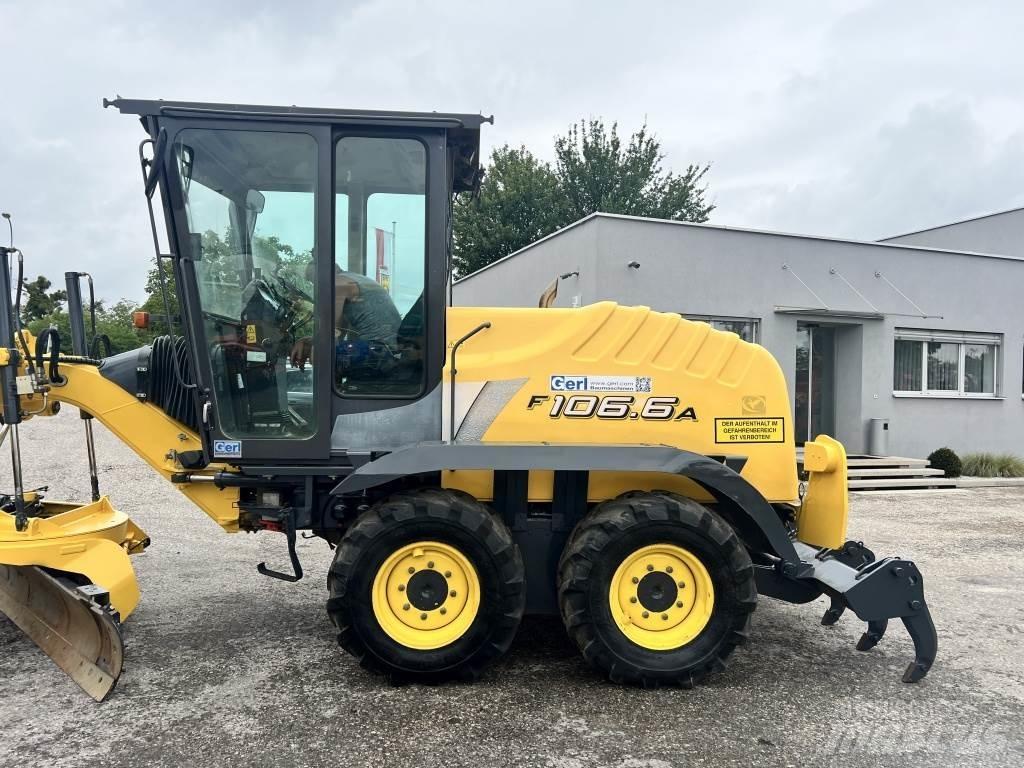 New Holland F 106.6 A Grader