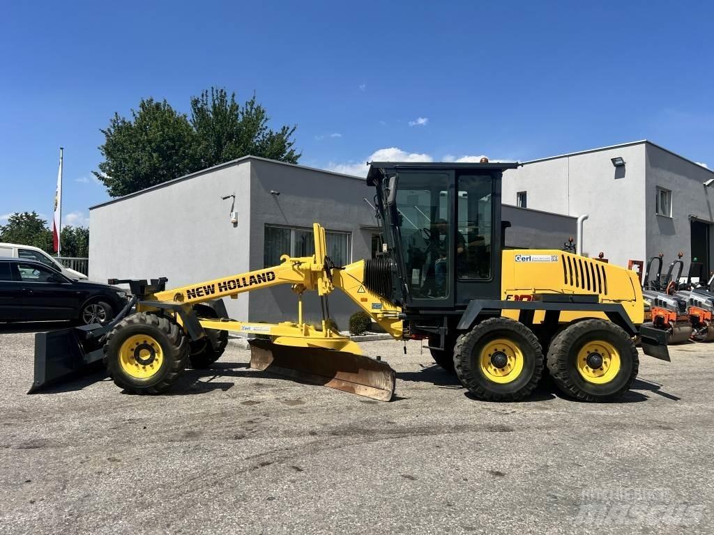 O&K New Holland F 106 A Grader