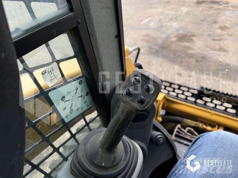 CAT 236D Minilader
