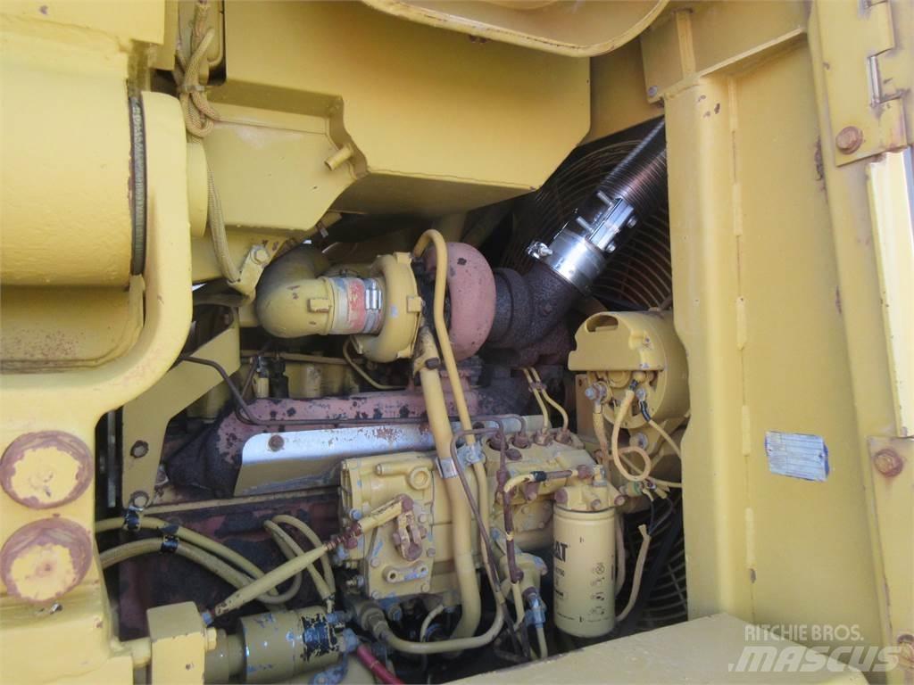 CAT 963 Bulldozer