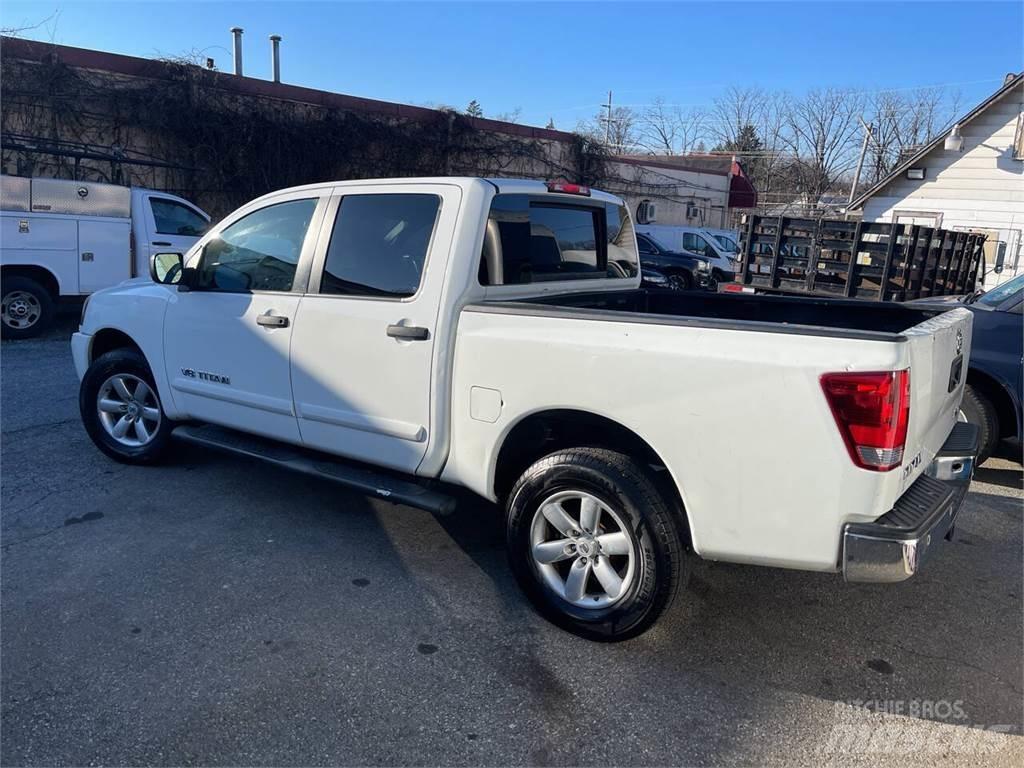 Nissan Titan Pickup/Pritschenwagen