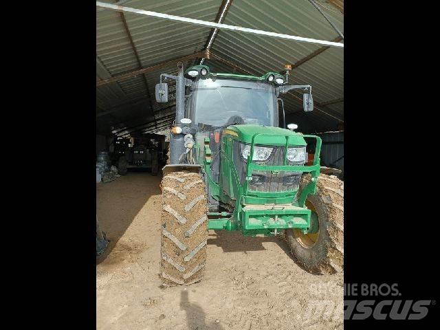 John Deere 6110R Traktoren