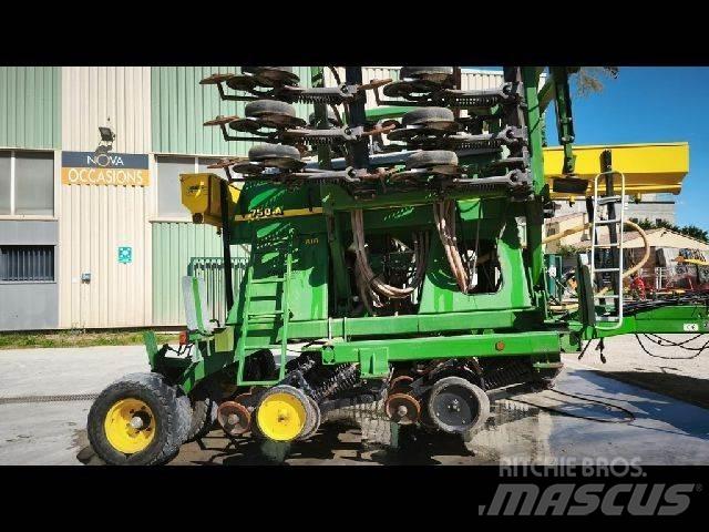 John Deere 750A Zubehör Sämaschinen und Pflanzmaschinen