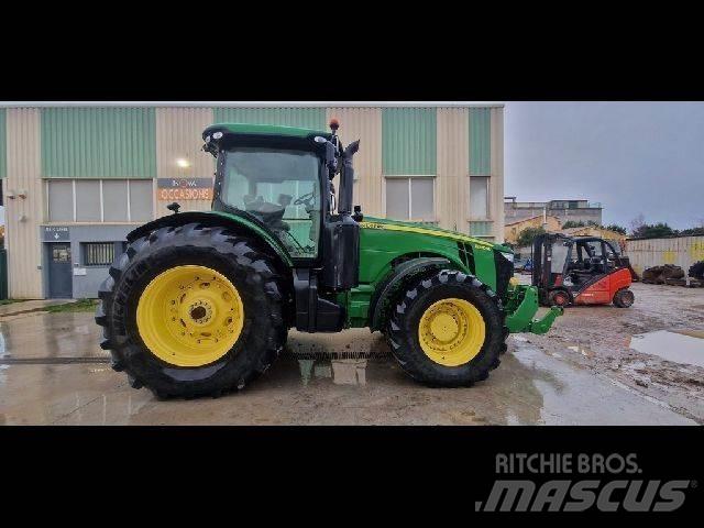 John Deere 8310R Traktoren