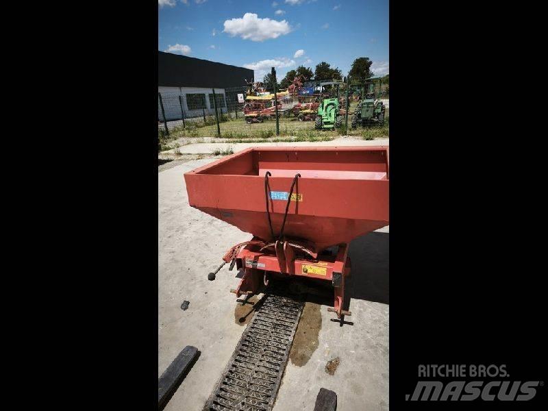 Kuhn MDS 81 Mineraldüngerstreuer