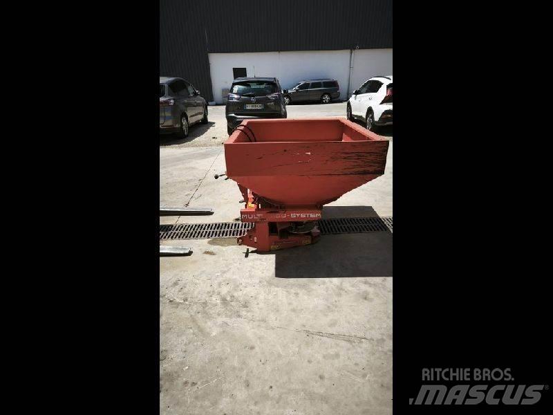 Kuhn MDS 81 Mineraldüngerstreuer