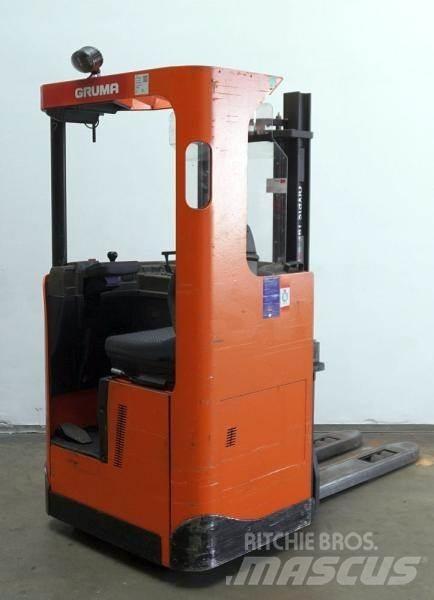 BT SRE135 Selbstfahrstapler