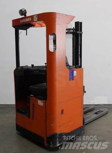 BT SRE135 Selbstfahrstapler