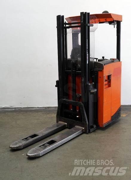 BT SRE135 Selbstfahrstapler