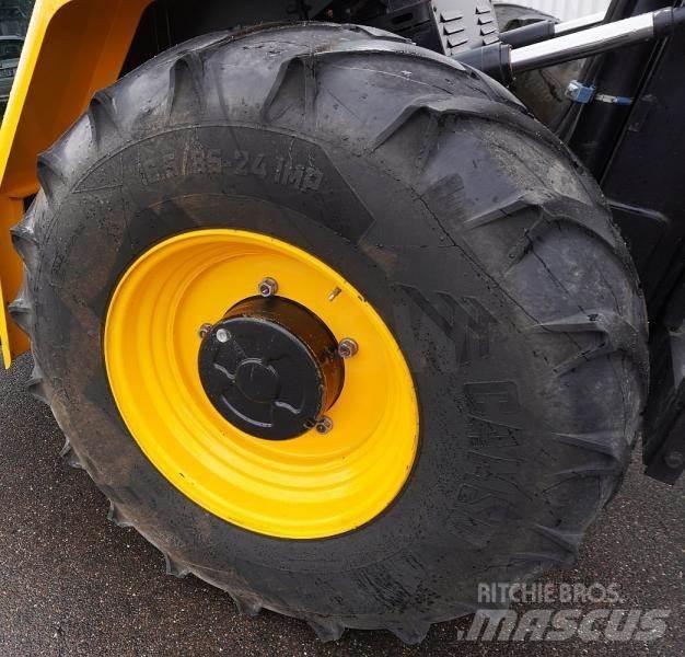 JCB 940-4 Geländestapler