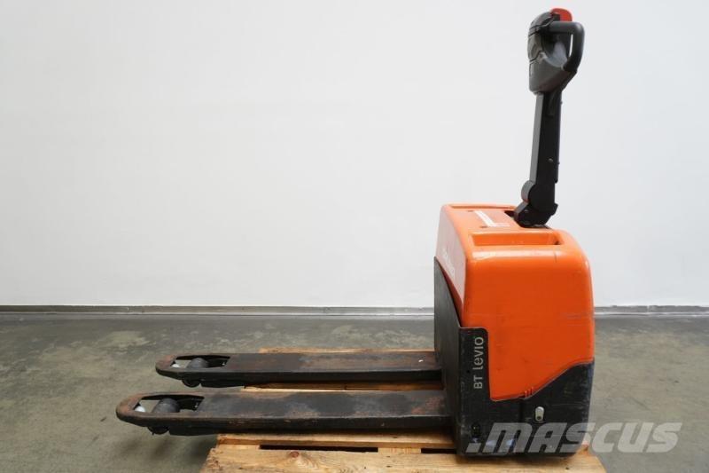 Toyota LWE130 Niedergabelstapler