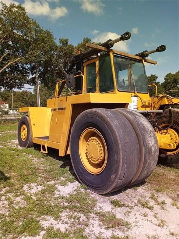 CAT V900 Containerstapler