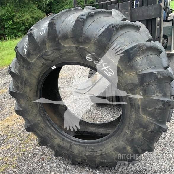 Titan 18.4R30 Sonstige Baumaschinen