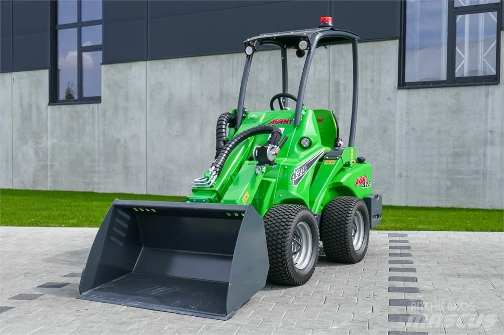 Avant M 423 Minibagger < 7t