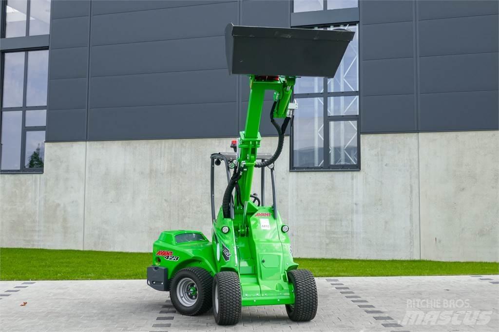 Avant M 423 Minibagger < 7t