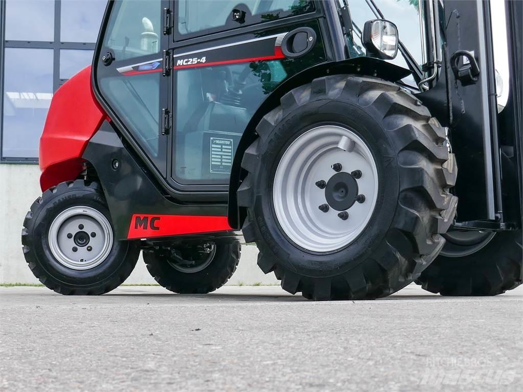 Manitou MC 25-4 Geländestapler