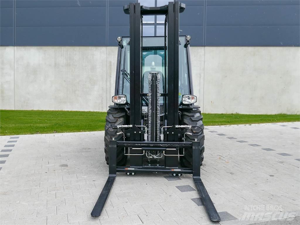 Manitou MC 25-4 Geländestapler