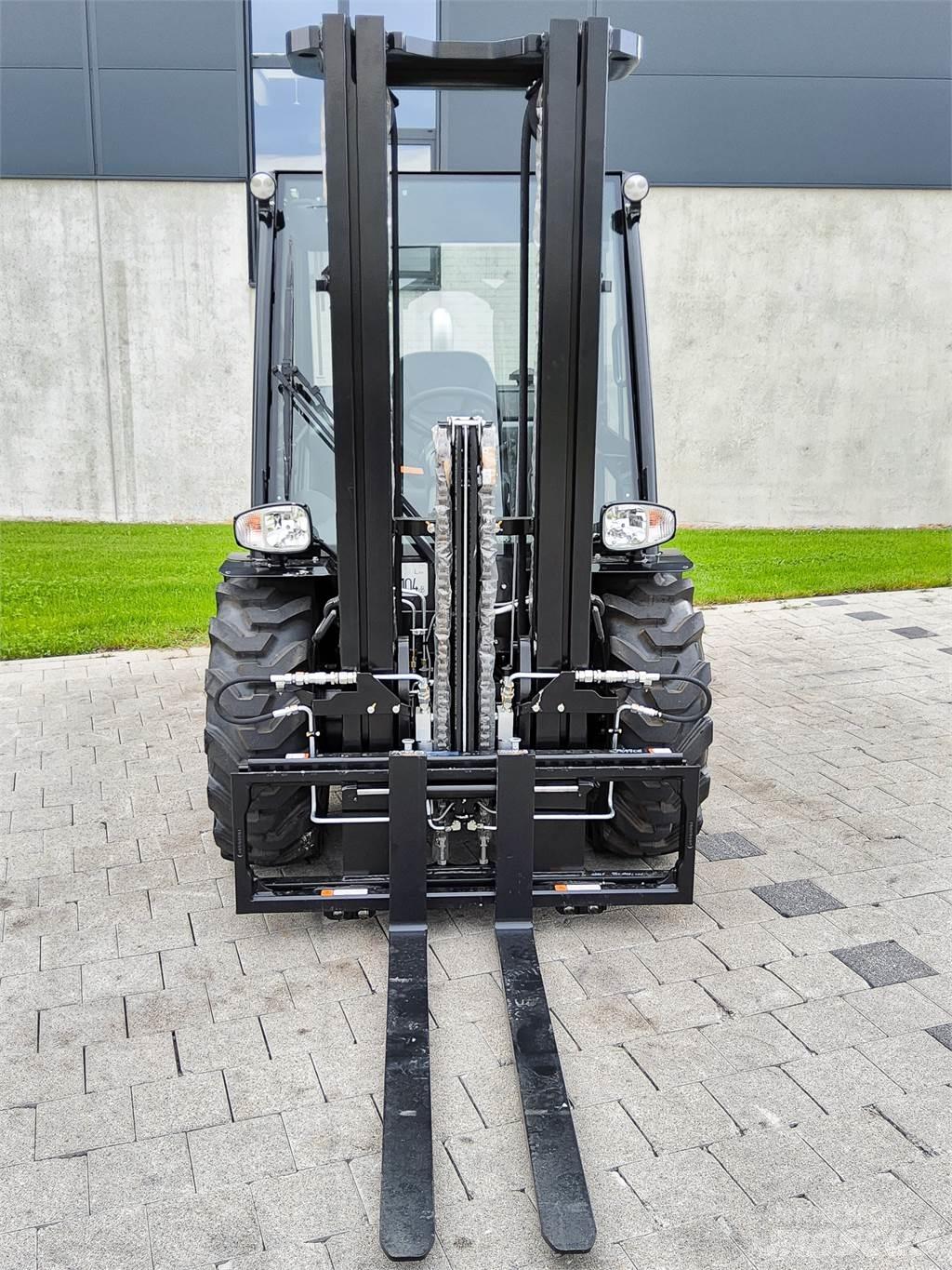 Manitou MC 25-4 Geländestapler