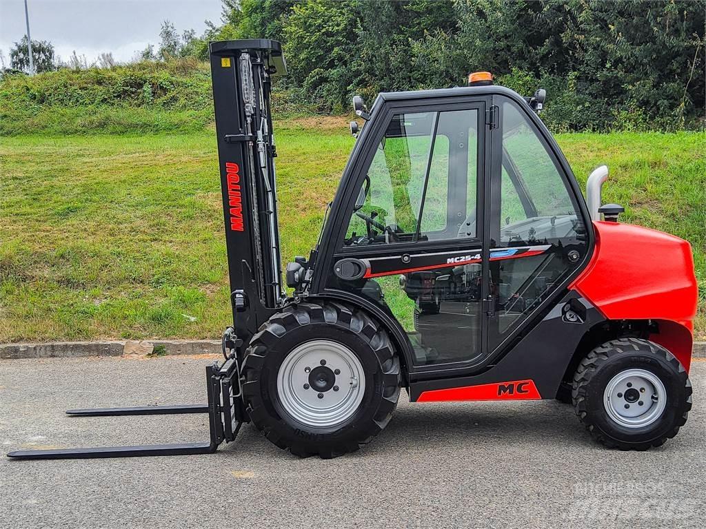 Manitou MC 25-4 Geländestapler