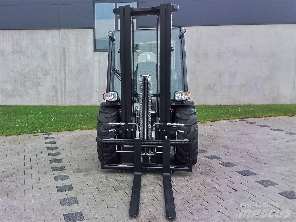 Manitou MC 25-4 Geländestapler