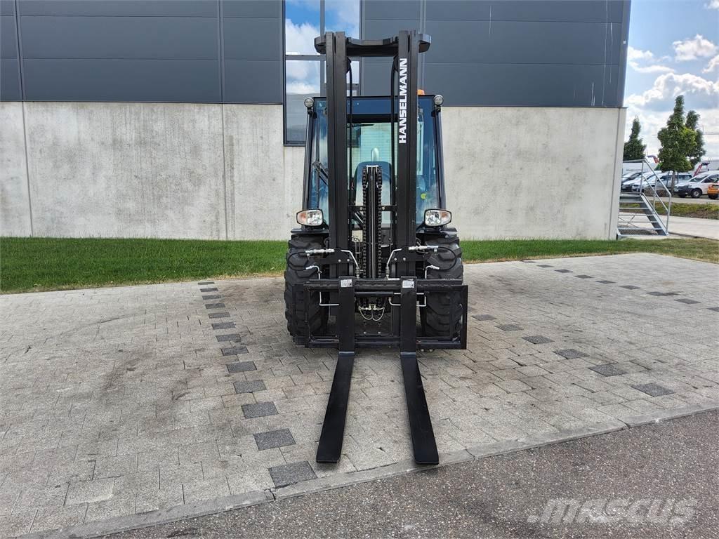 Manitou MC 30-4 Geländestapler