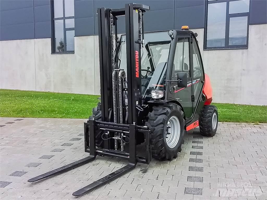 Manitou MC 30-4 Geländestapler
