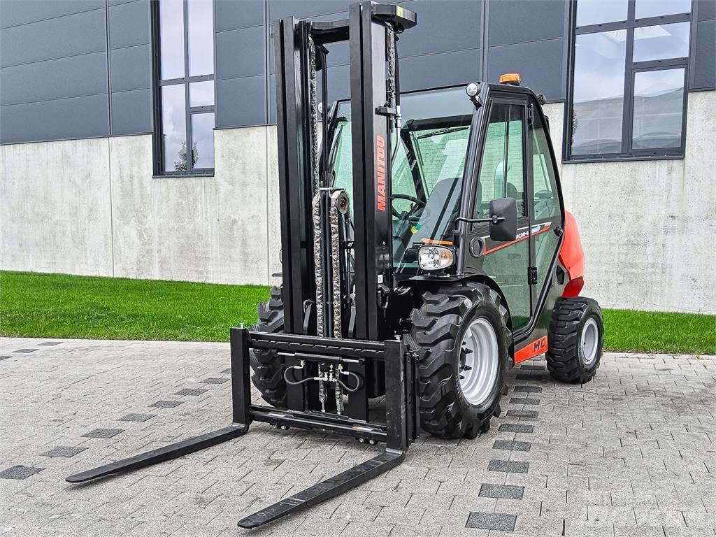Manitou MC 30-4 Geländestapler