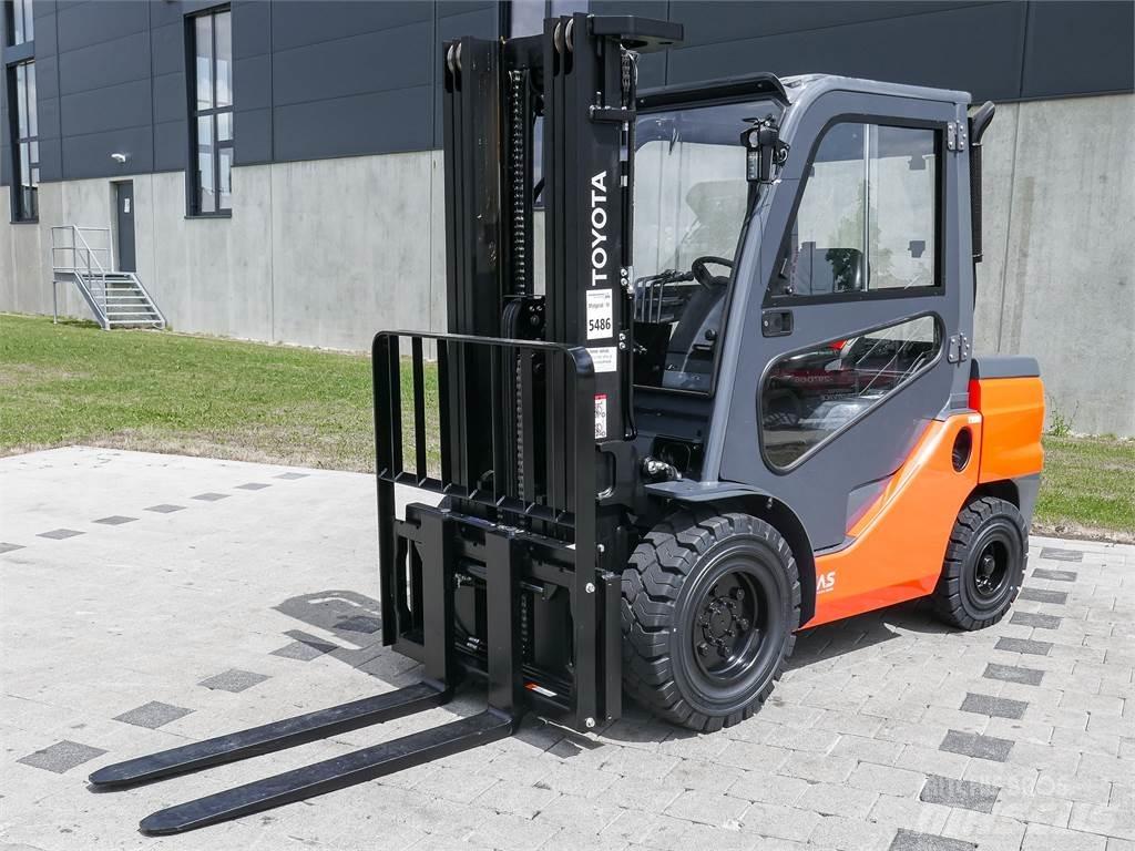 Toyota 52-8FDJF35 Dieselstapler