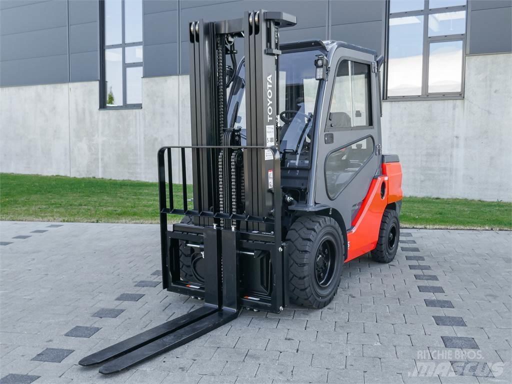Toyota 52-8FDJF35 Dieselstapler