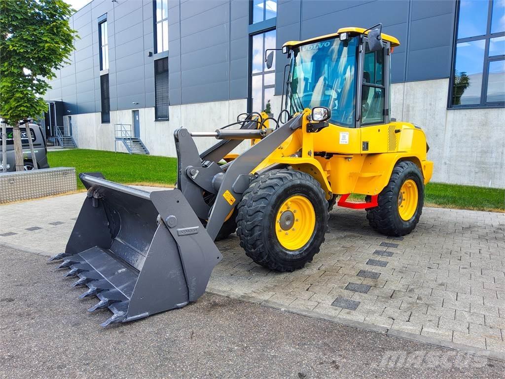 Volvo L 30G Minibagger < 7t