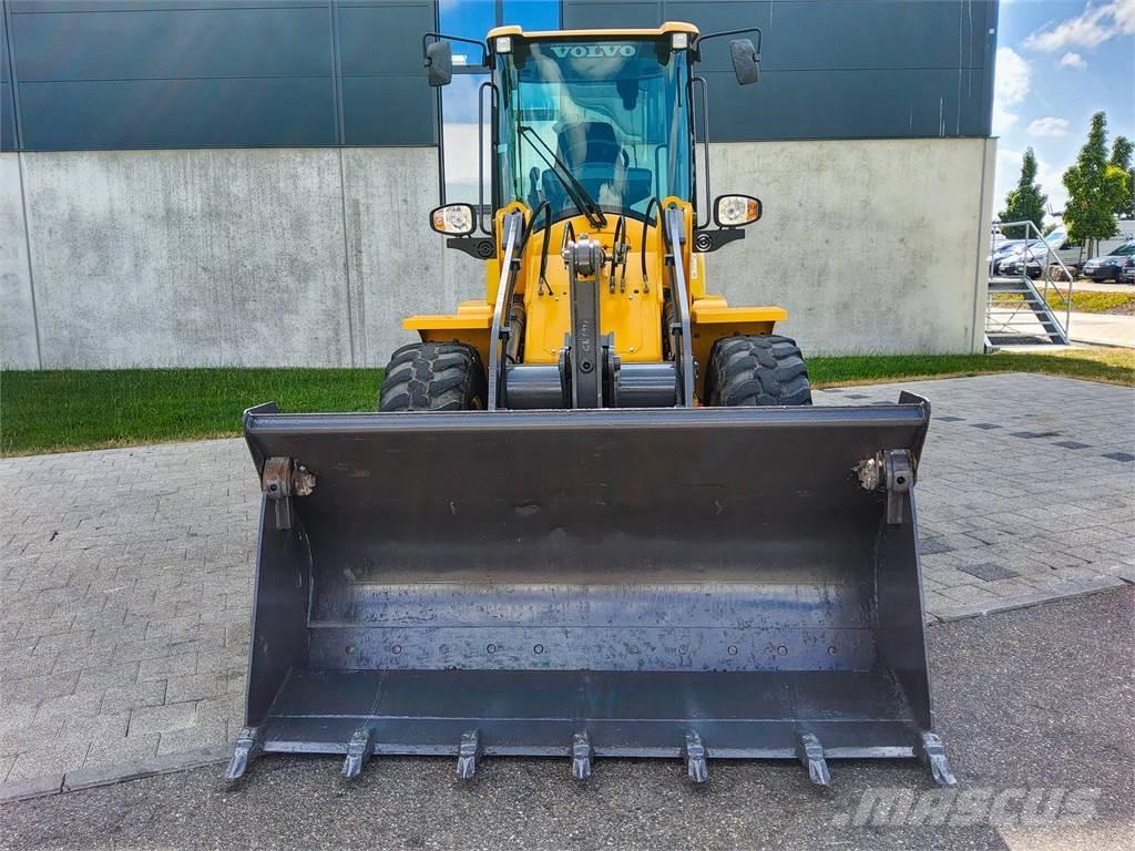 Volvo L 30G Minibagger < 7t