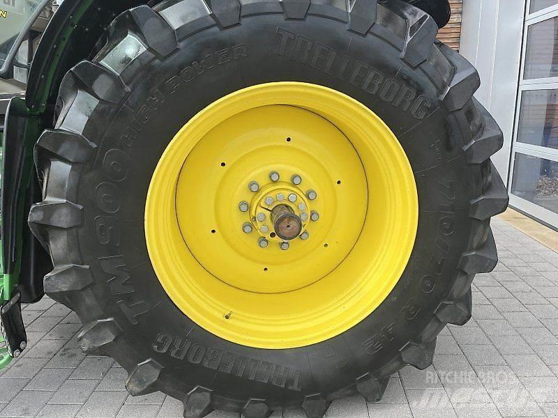 John Deere 6215R Traktoren
