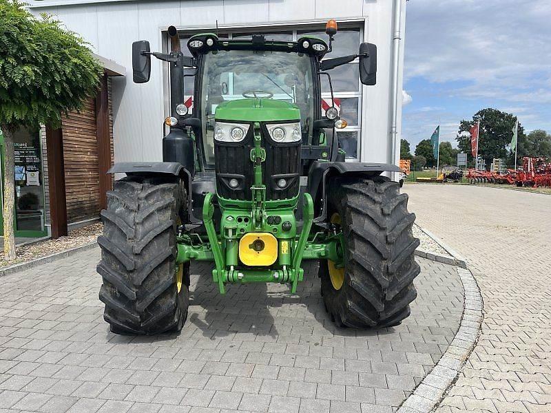 John Deere 6215R Traktoren