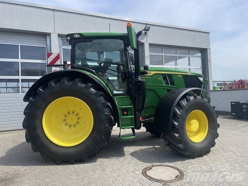 John Deere 6R 215 Traktoren