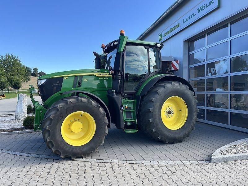 John Deere 6R250 Traktoren