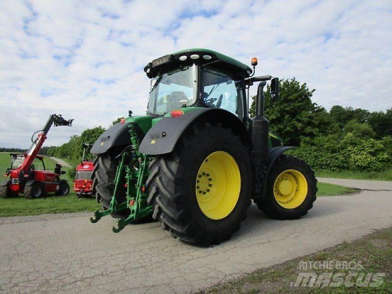 John Deere 7250R Traktoren