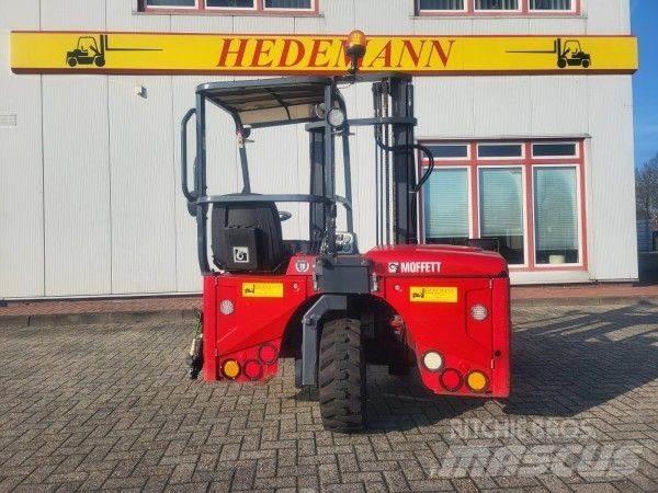 Moffett M4 25.3 Geländestapler