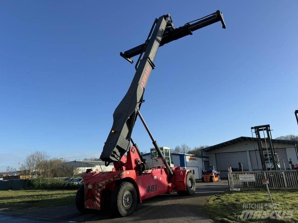 CVS Ferrari F481 Reach-Stacker