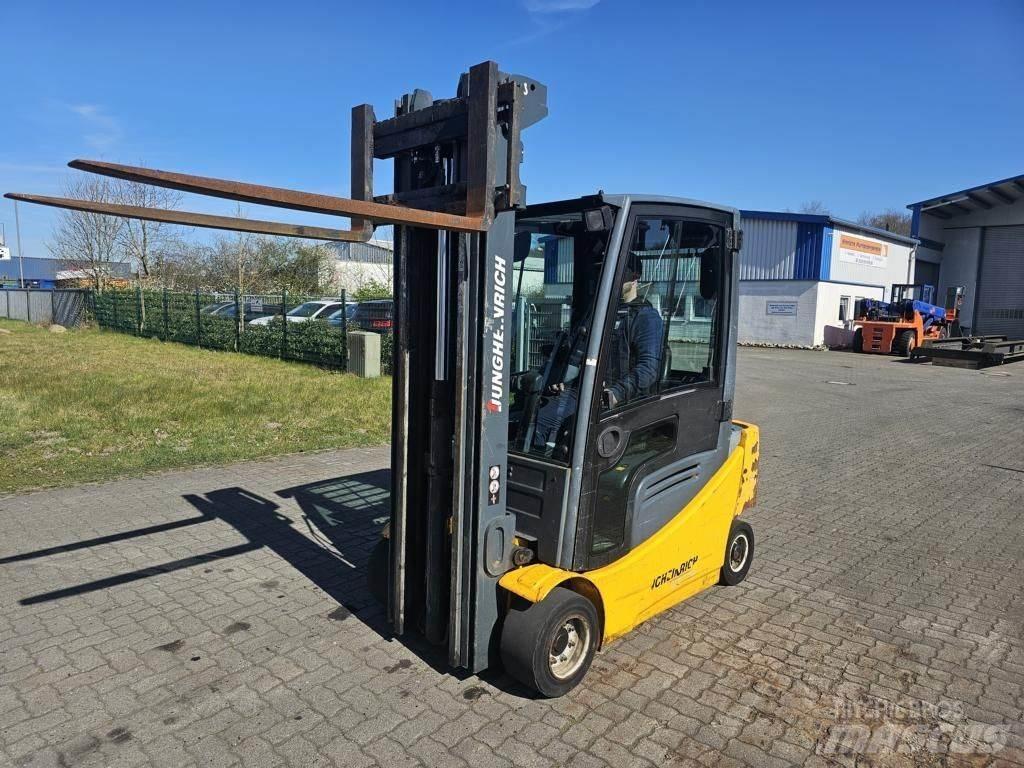 Jungheinrich EFG320 Elektrostapler