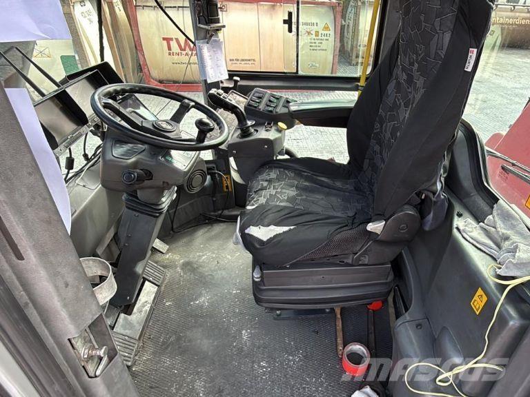 Kalmar DRF400-60C5 Reach-Stacker