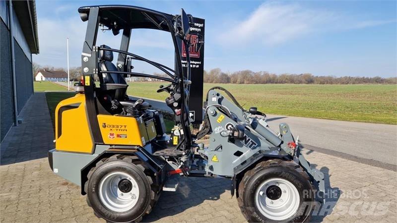 GiANT D337T Minilader
