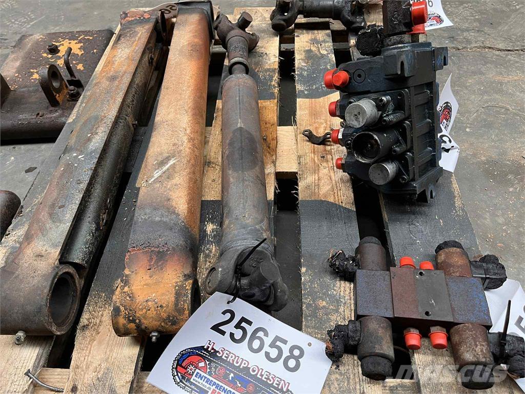 CASE 695SR kardan Andere Zubehörteile