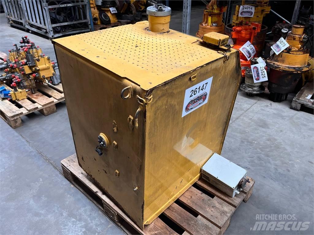 CAT 323D brændstoftank Andere Zubehörteile