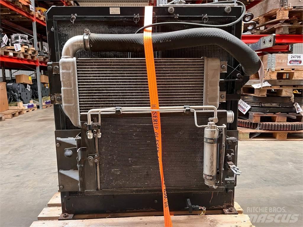CAT 323D køler Motoren