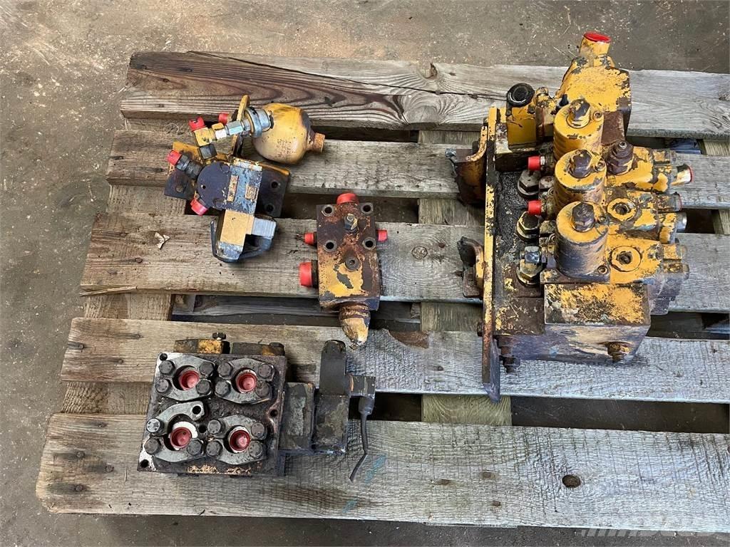  Diverse dele ex. Cat 206 Hydraulik